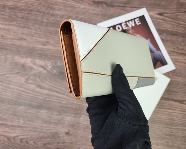 超激安ブランド財布偽物側面デザイン